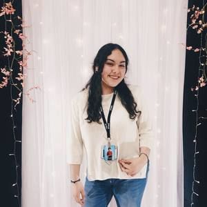 Meet your Posher, Valeria